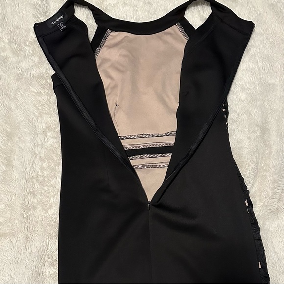 Form Fitting Black and Nude Cocktail Dress - Picture 2 of 4
